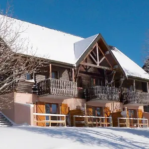 Super 5/6 Pers. Vue Sur Les Monts Du Cantal Appartement